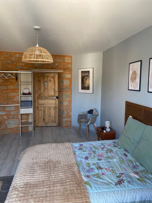 Image 2 : CHEZ MANU & EMY