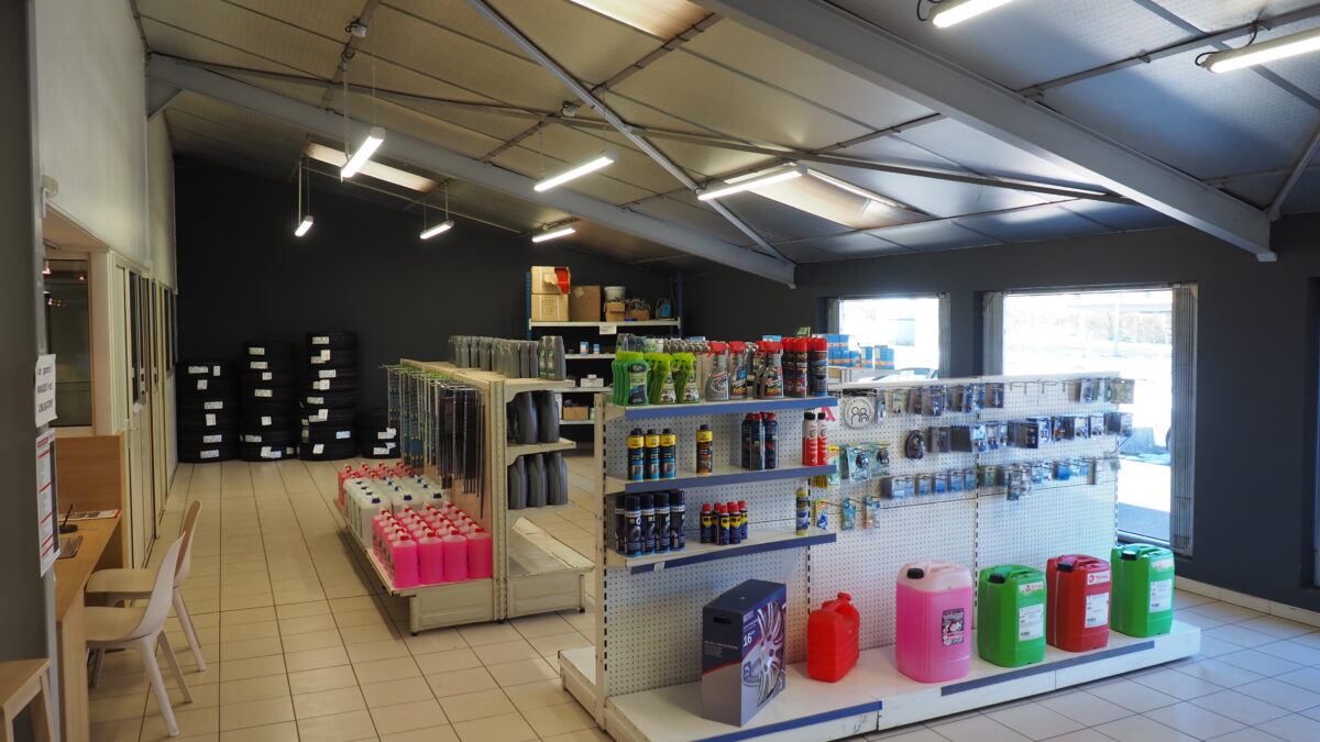 Image 1 : FIRST STOP