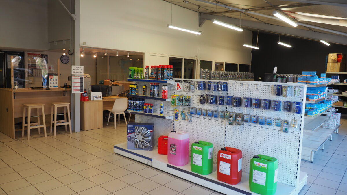 Image 2 : FIRST STOP