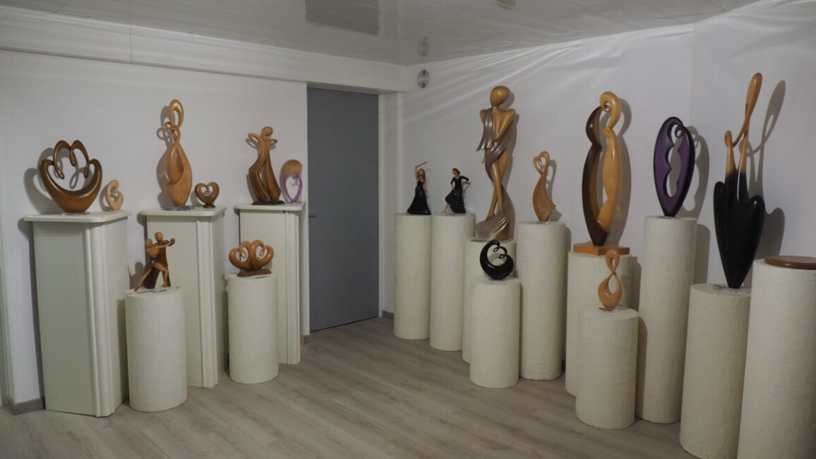 Image 0 : SCULPTURE SUR BOIS MEISSONNIER