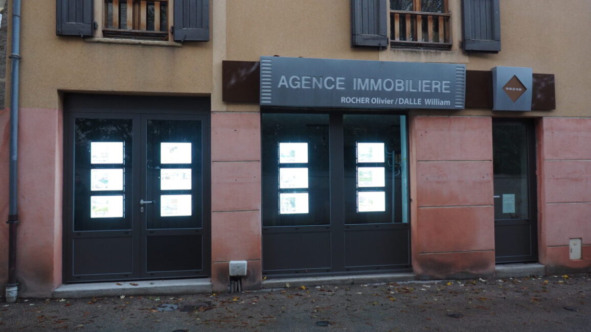 Image 0 : WILLIAM DALLE IMMOBILIER- ROCHER IMMOBILIER