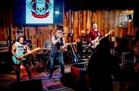 Image 2 : ESTIVALES : CONCERT DU GROUPE ROCK PASSENGERS