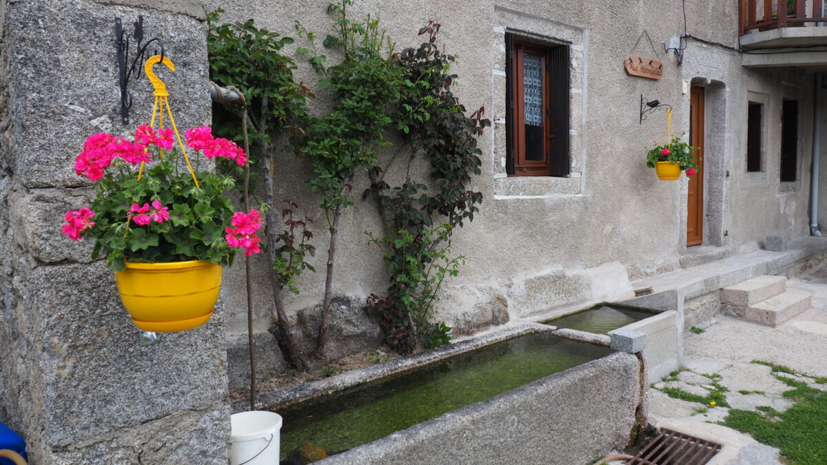 Image 1 : AUX HIRONDELLES