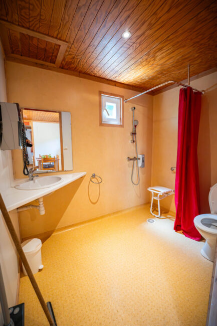 Image 3 : CHALET CAMPING VILLAGE GEVAUDAN AUBRAC - 4 PERSONNES PMR