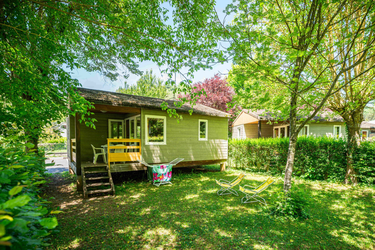 Image 1 : CHALET PREMIUM FLOWER CAMPING DU GÉVAUDAN - 4 PERSONNES
