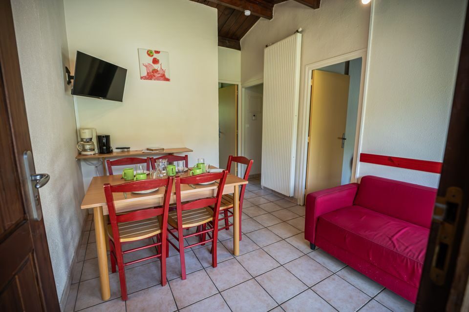 Image 2 : COTTAGE FLOWER CAMPING DU GÉVAUDAN - 5 PERSONNES