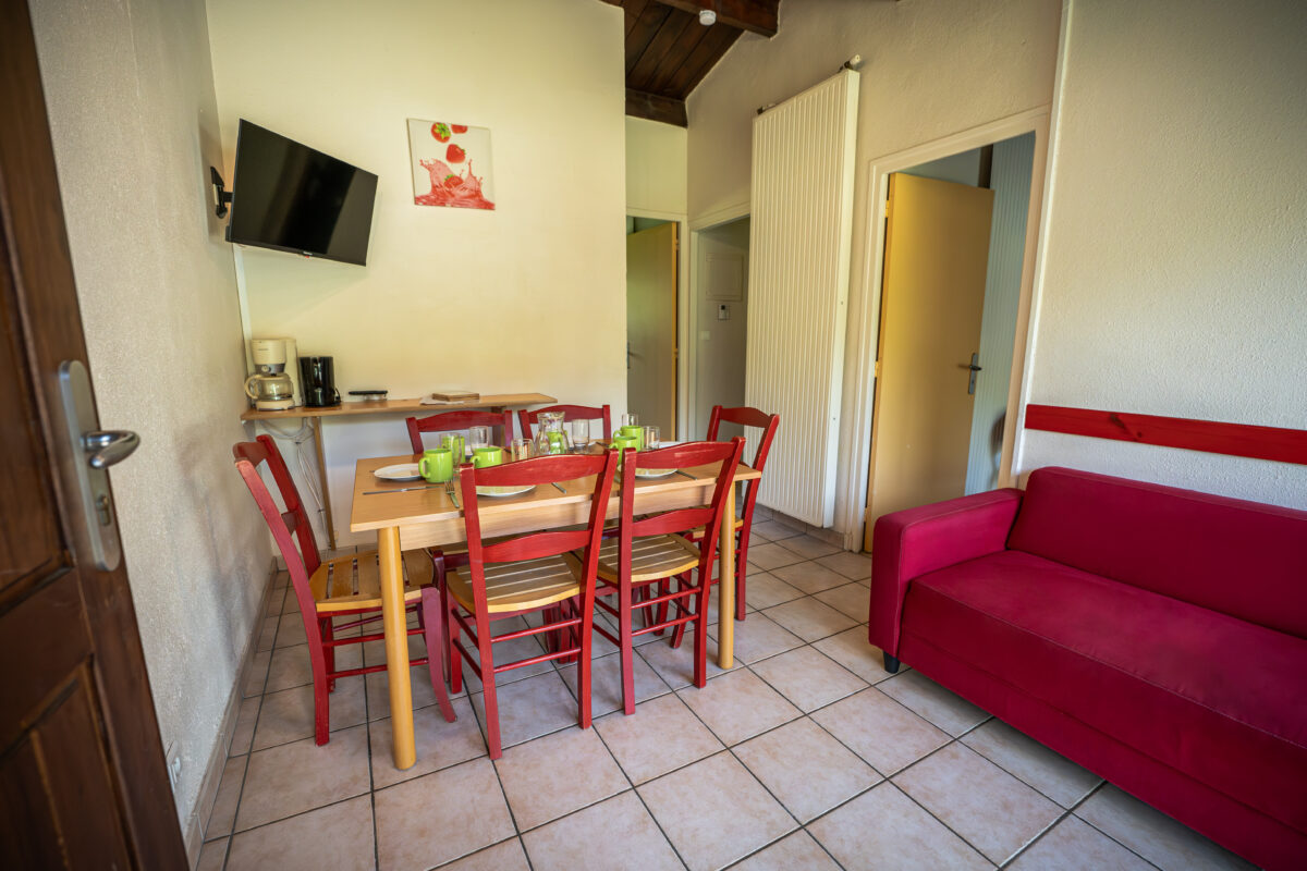 Image 2 : COTTAGE FLOWER CAMPING DU GÉVAUDAN - 6 PERSONNES