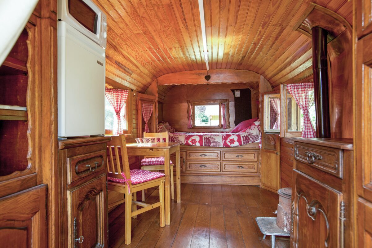 Image 2 : ROULOTTE LES AMOUREUX