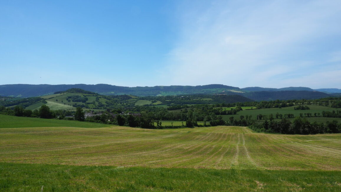 Image 0 : LE PLATEAU DES BORIES