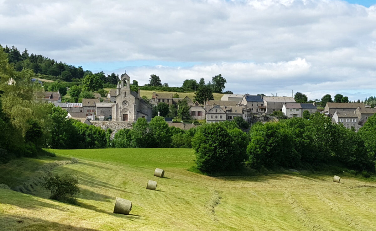 Image 1 : LE BUISSON PORTE D'ENTRÉE DU PNR AUBRAC