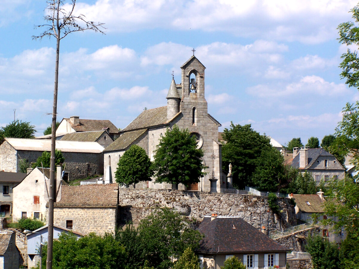 Image 2 : LE BUISSON PORTE D'ENTRÉE DU PNR AUBRAC