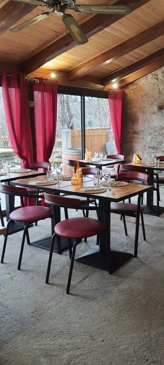 Image 2 : AUBERGE LES VIOLLES